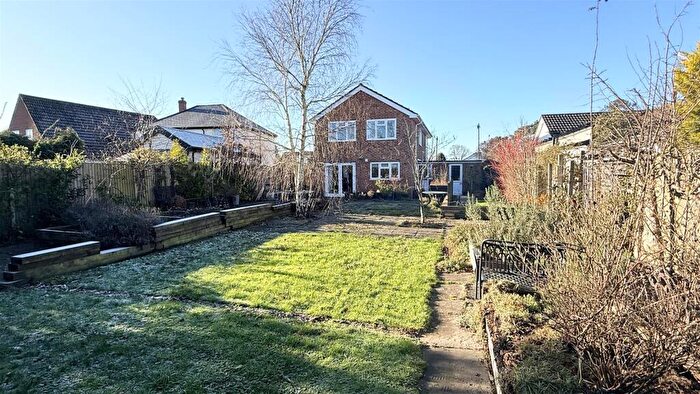 5 Bedroom Detached House For Sale In Lake Road, Verwood, BH31