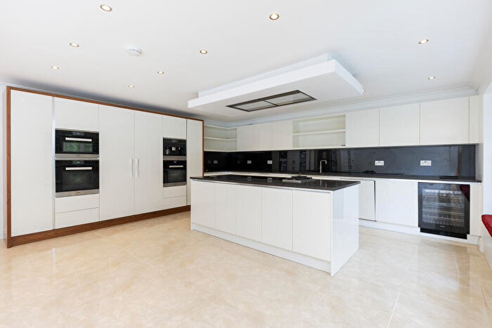 5 Bedroom House To Rent In Amblecote, Cobham, KT11