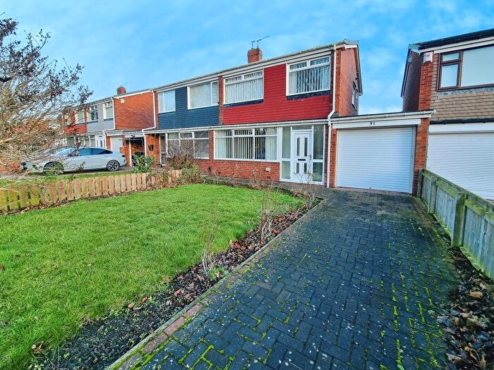 3 Bedroom Semi-Detached House For Sale In Mapperley Drive, South West Denton, NE15