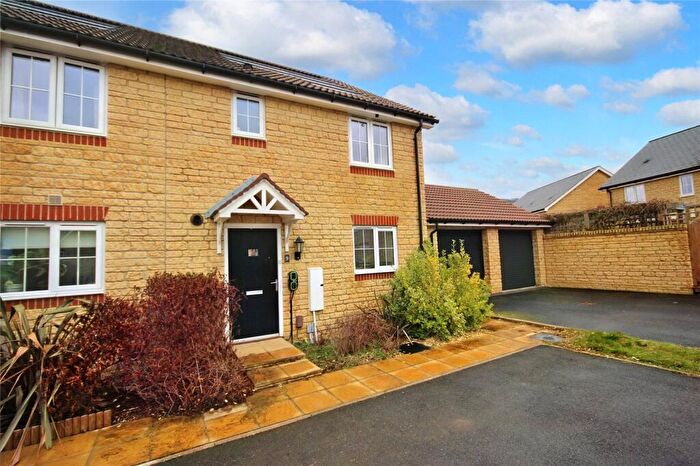 3 Bedroom House To Rent In Russet Drive, Bishops Cleeve, Cheltenham, GL52