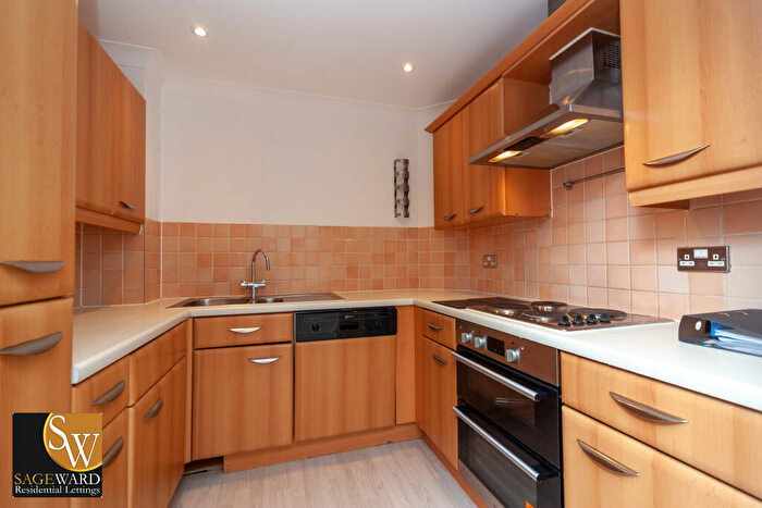 2 Bedroom Apartment To Rent In Newland Gardens, Hertford, Hertfordshire, SG13