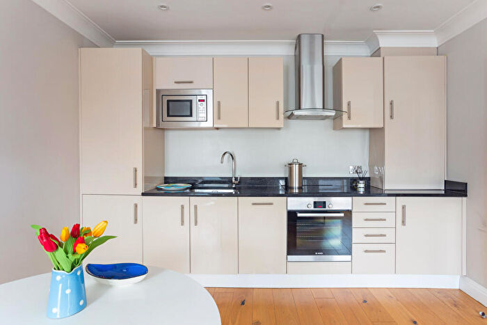 1 Bedroom Flat For Sale In Frances Road, Windsor, SL4
