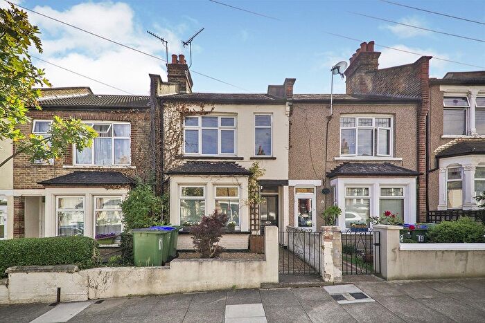 2 Bedroom Detached House To Rent In Rochdale Road, London, SE2