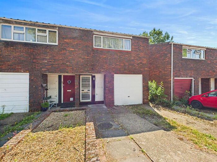 1 Bedroom Apartment For Sale In Brickett Close, Ruislip, HA4