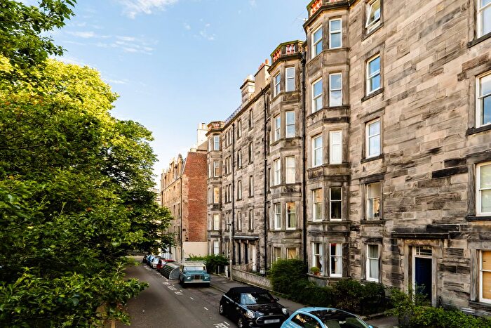 2 Bedroom Flat For Sale In / Roseneath Place, Edinburgh, EH9