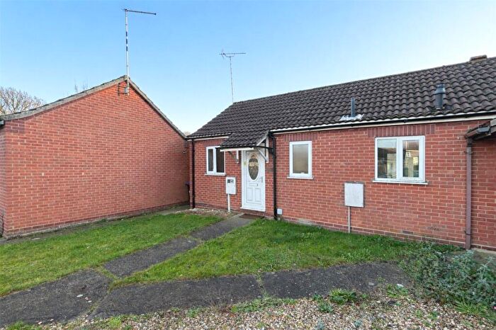2 Bedroom Bungalow For Sale In Summerfield Drive, Sleaford, Lincolnshire, NG34