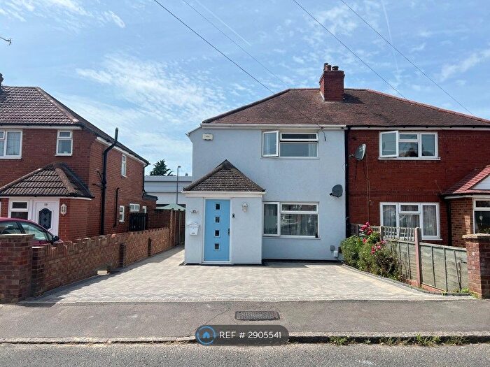 3 Bedroom Semi-Detached House To Rent In Salisbury Avenue, Slough, SL2