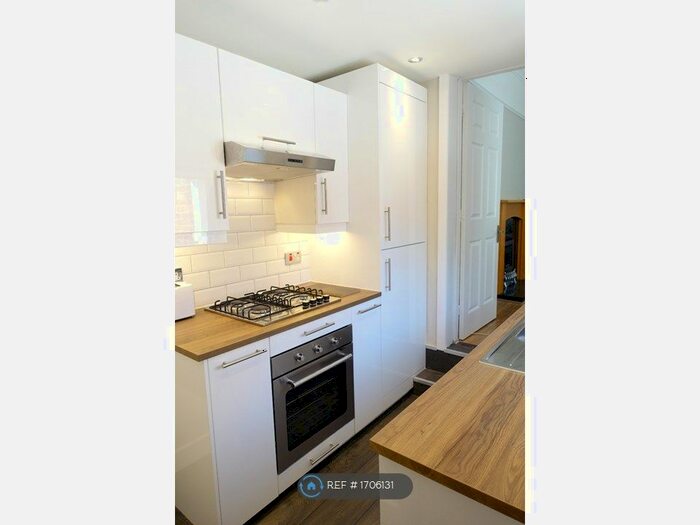 3 Bedroom Flat To Rent In Lansdowne Terrace, North Shields, NE29