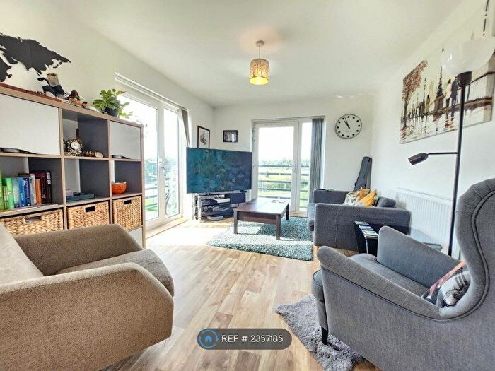 2 Bedroom Flat To Rent In Webster Close, Bracknell, RG12