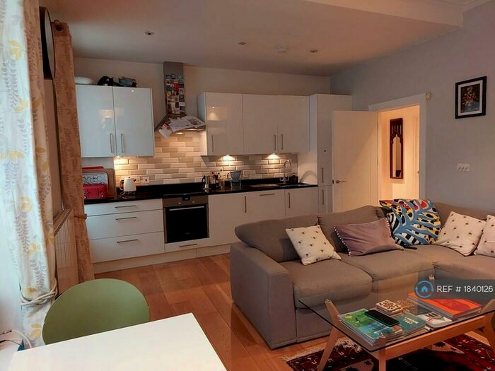 2 Bedroom Flat To Rent In Broadhurst Gardens, London, NW6