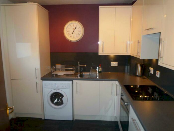 2 Bedroom Flat To Rent In Glendale Mews, AB11