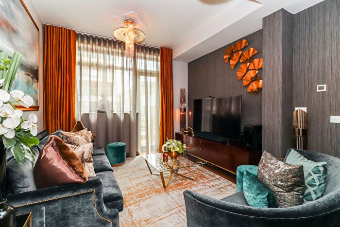 2 Bedroom Flat For Sale In Korda House, Uxbridge, UB9