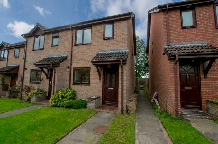 2 Bedroom End Of Terrace House To Rent In Stirling Crescent, Hedge End, Southampton, SO30