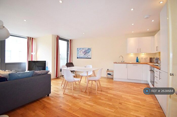 2 Bedroom Flat To Rent In Gifford Street, London, N1