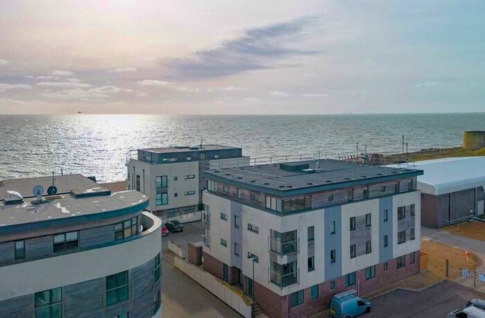 1 Bedroom Flat To Rent In Fishermans Beach, Hythe, Kent, CT21
