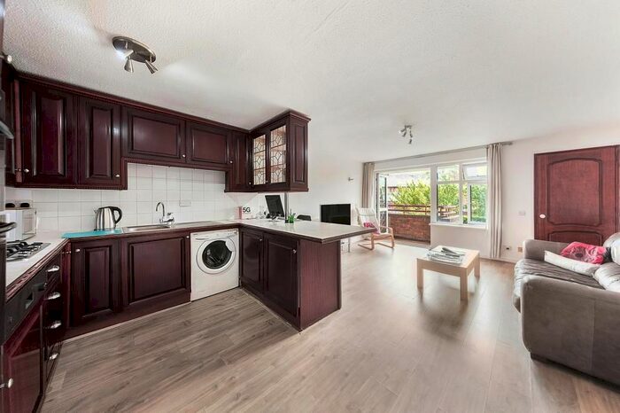 1 Bedroom Flat To Rent In Chelmsford Close, London, W6