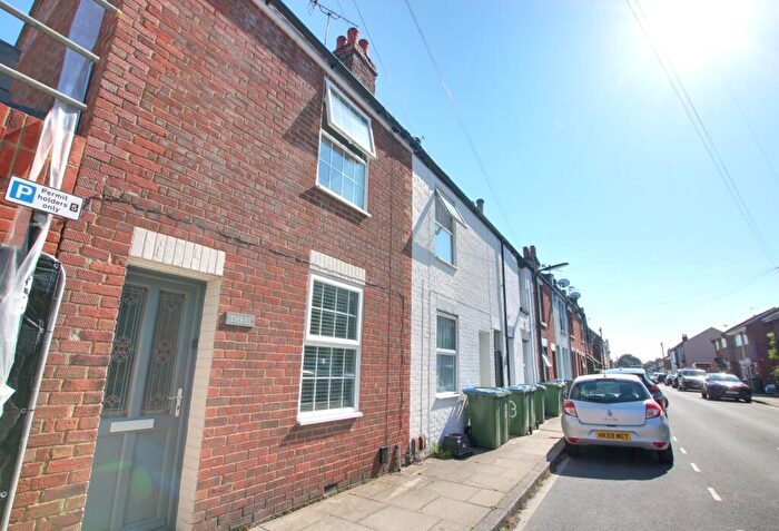 3 Bedroom Terraced House For Sale In Inner Avenue, Southampton, SO14