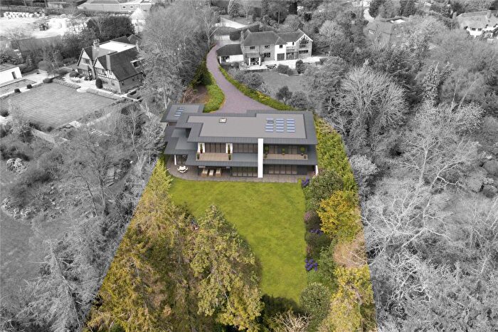 1 Bedroom House For Sale In The Warren, East Horsley, Leatherhead, Surrey, KT24