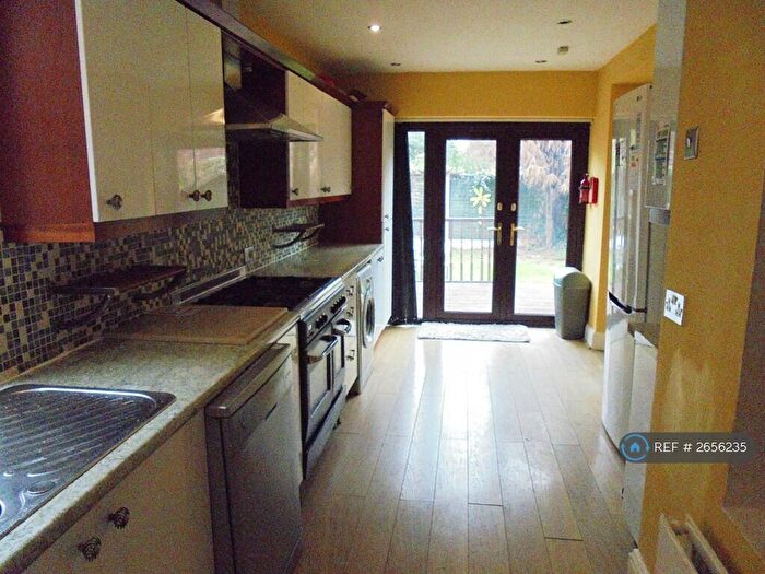 5 Bedroom Semi-Detached House To Rent In Mauldeth Road, Manchester, M20