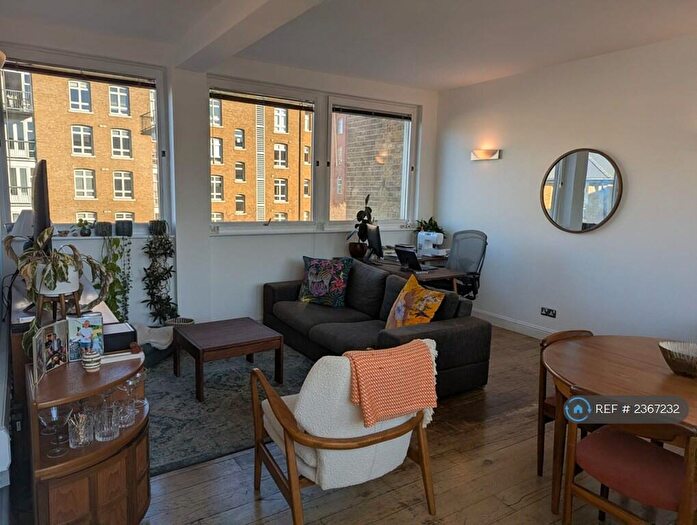 2 Bedroom Flat To Rent In Staten Building, London, E3
