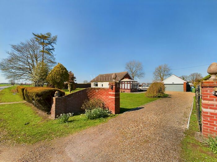 3 Bedroom Detached Bungalow For Sale In Heath Road, Winfarthing, Diss, IP22