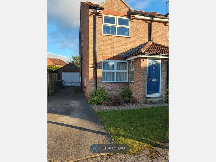 2 Bedroom Semi-Detached House To Rent In Old Farm Way, Selby YO8