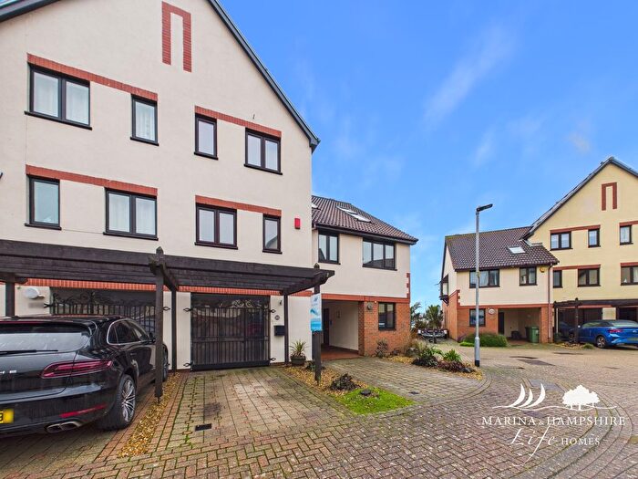 3 Bedroom Town House For Sale In Coverack Way, Ports, PO6