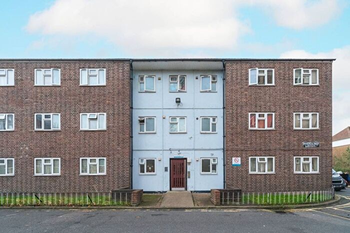 2 Bedroom Flat To Rent In Denmark Road, Camberwell, London, SE5