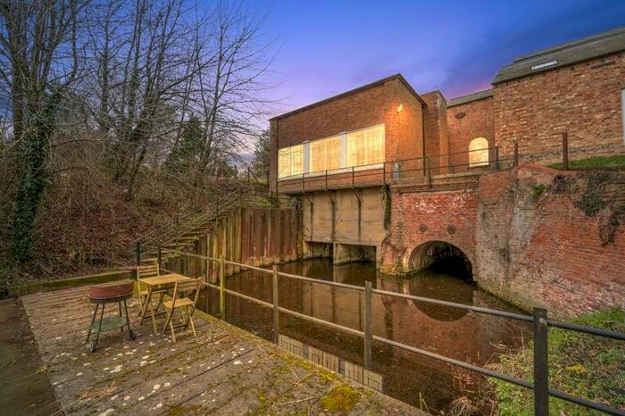 3 Bedroom Unique Property For Sale In South Brink, Wisbech, PE14