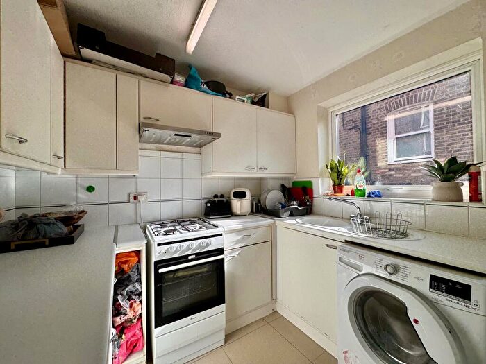 1 Bedroom Flat To Rent In Fairline Court, Oakwood Avenue, BR3