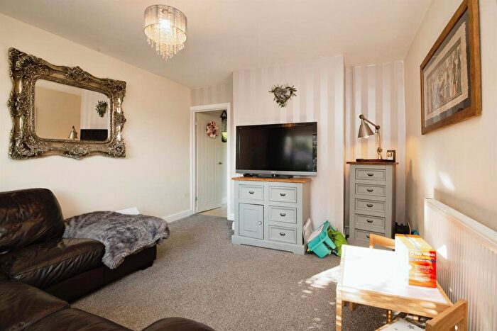 3 Bedroom Terraced House For Sale In Whitesands Road, Llanishen, Cardiff, CF14