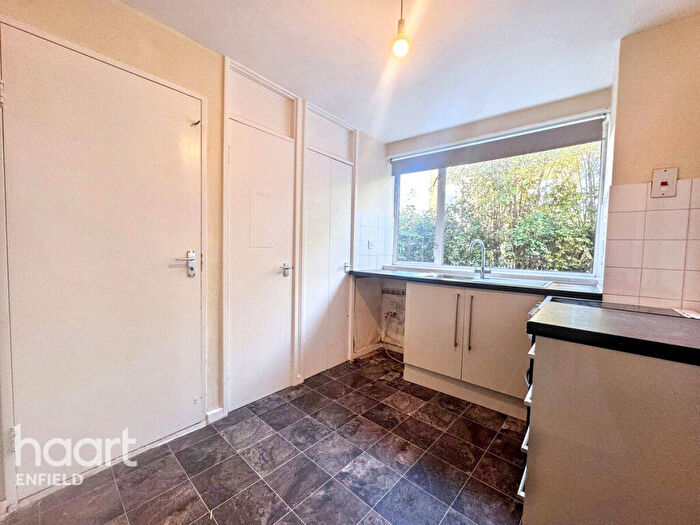 3 Bedroom Semi-Detached House For Sale In Norton Close, London, E4