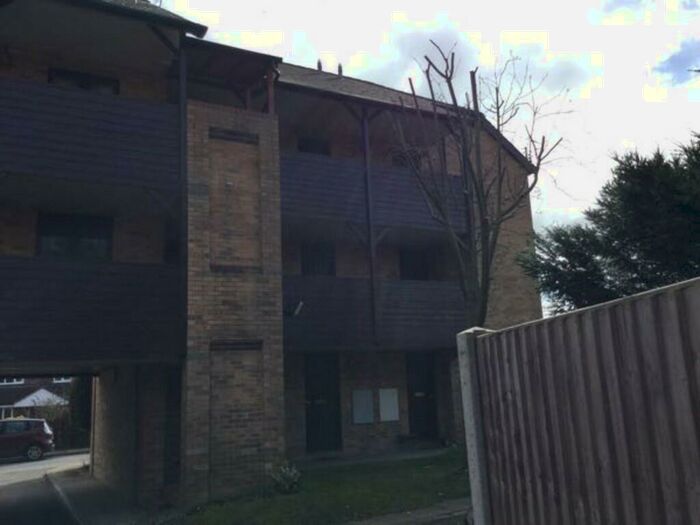 1 Bedroom Apartment To Rent In Oakley Court, SG8