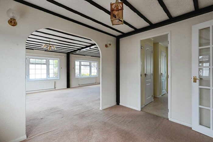 2 Bedroom Bungalow For Sale In Bentleys Way, Broadway, Worcestershire, WR12