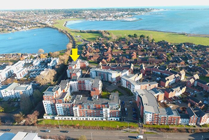 2 Bedroom Flat For Sale In Avenel Way, Poole, BH15