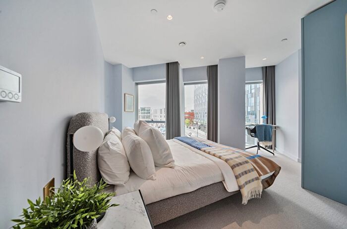 2 Bedroom Flat For Sale In Peninsula Riverfront, Cutter Lane, Greenwich Peninsula, SE10