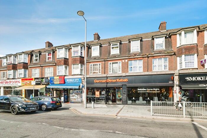 3 Bedroom Flat For Sale In Ripple Road, Barking, London, IG11