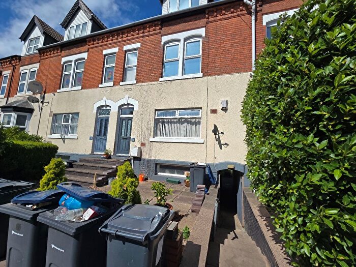 2 Bedroom Flat For Sale In Chestnut Road, Birmingham, B13