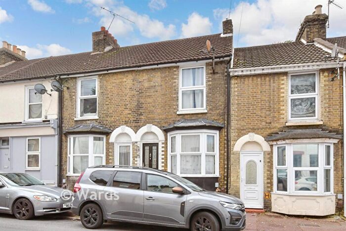 3 Bedroom Terraced House For Sale In Thorold Road, Chatham, Kent, ME5