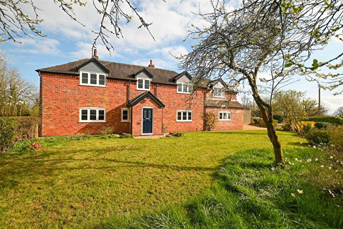 5 Bedroom Detached House For Sale In Ivy Croft, Brickhill Lane, Newborough, DE13