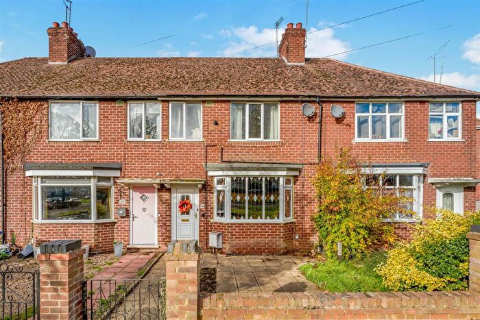 3 Bedroom Terraced House For Sale In Ruscote Avenue, Banbury, OX16