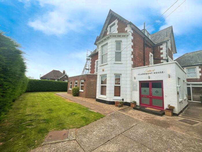 2 Bedroom Flat To Rent In Leed Street, Sandown, PO36