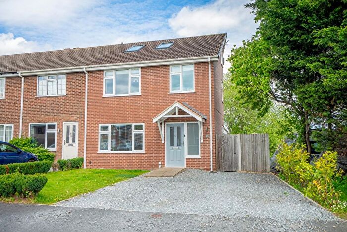 4 Bedroom Semi-Detached House For Sale In Sawyers Crescent, Copmanthorpe, York, YO23