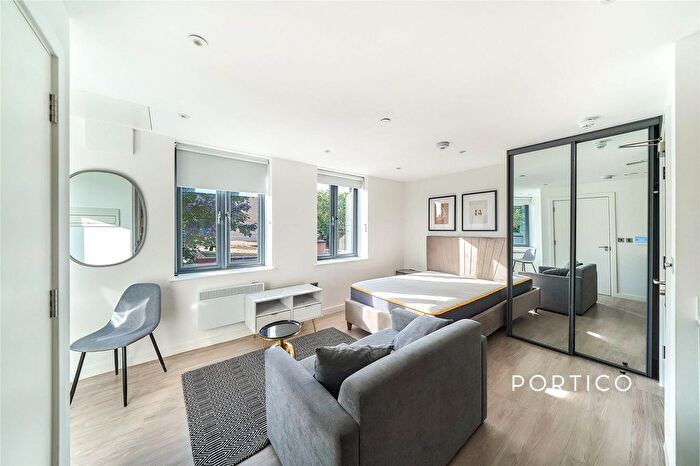 Studio To Rent In Romford Road, London, E15