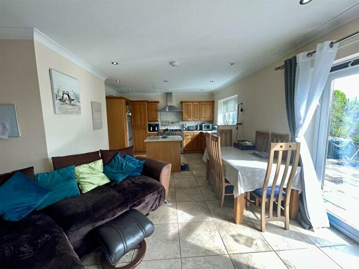 4 Bedroom Detached House For Sale In Margaret Street, Ammanford, SA18