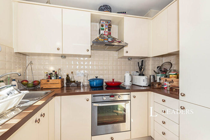2 Bedroom Apartment To Rent In Holmesdale Road, Reigate, RH2