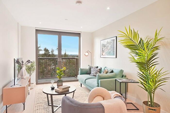 1 Bedroom Apartment To Rent In The Oakgate, KT22
