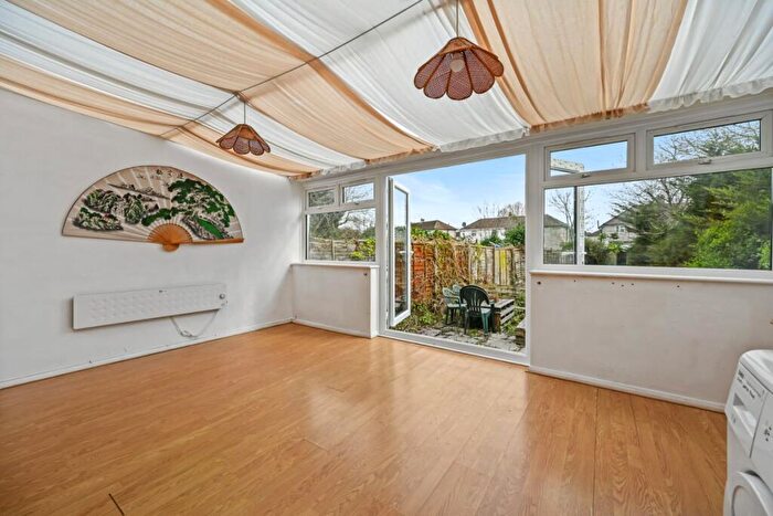 3 Bedroom Semi Detached House For Sale In Bournbrook Road, London, SE3