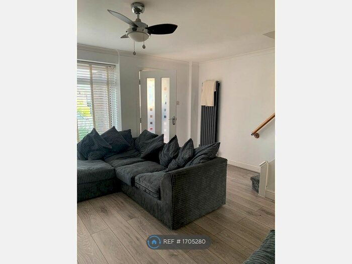 3 Bedroom Terraced House To Rent In Richmond Road, Westoning, Bedford, MK45