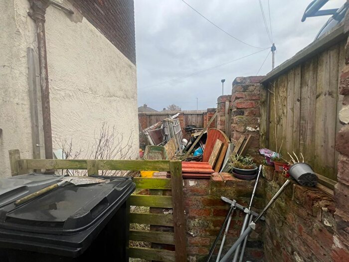 3 Bedroom End Of Terrace House For Sale In Lugsdale Road, Widnes, WA8